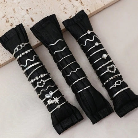 Conjunto de 28 Anéis – Estrela & Coração com Strass – Design Geométrico Oco